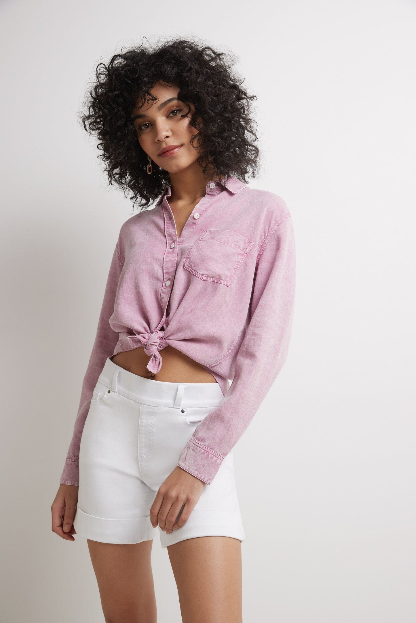 Rekucci Women's 6 inch Pull-On Chic Cuffed Jean Short