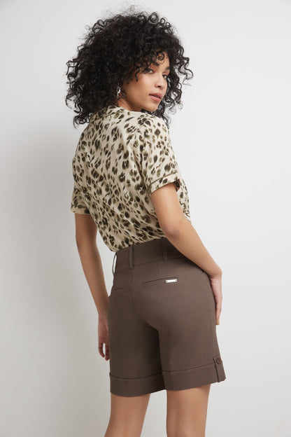 Women’s 8” Classic Shorts with Stitched Cuff