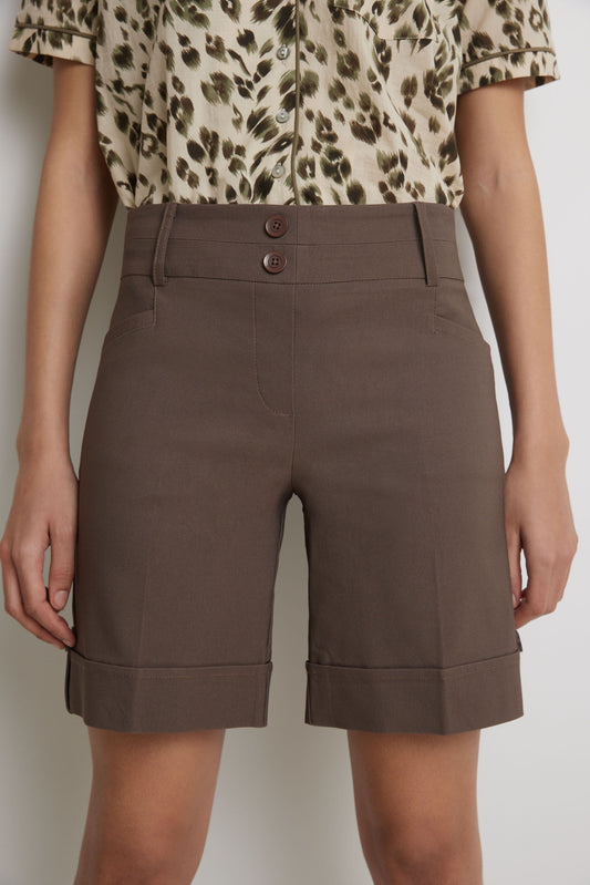 Women’s 8” Classic Shorts with Stitched Cuff