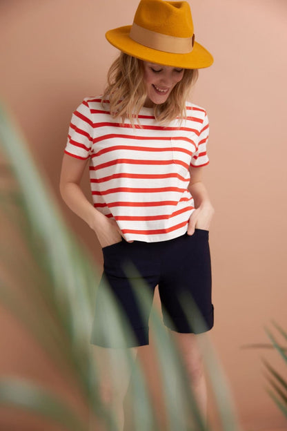 Women’s 8” Classic Shorts with Stitched Cuff