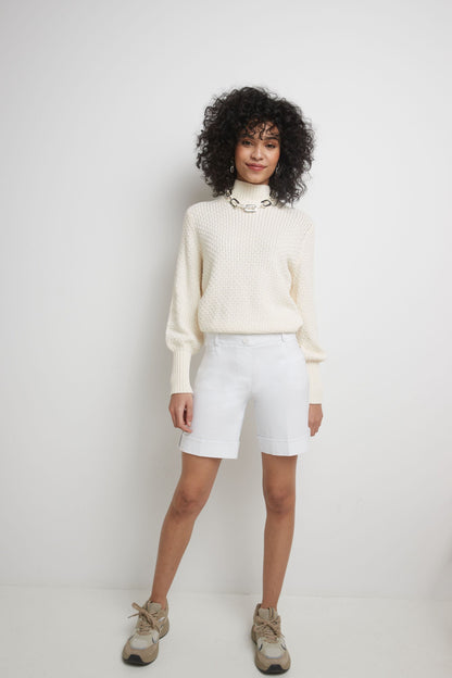 Women’s 8” Classic Shorts with Stitched Cuff