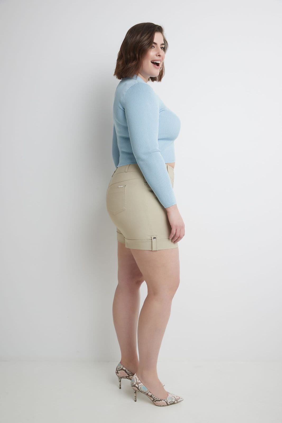 Curvy Plus Size 6” Shorts with Slimming Cuff