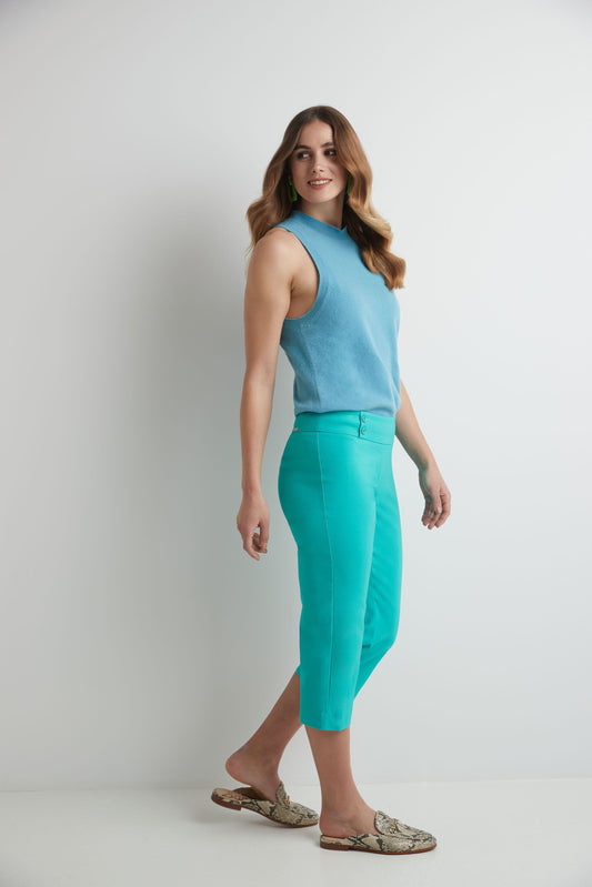 Women’s Straight Leg Capris with Chic Styling