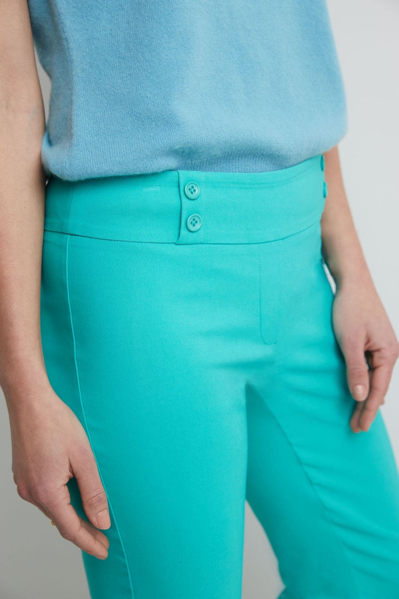 Women’s Straight Leg Capris with Chic Styling