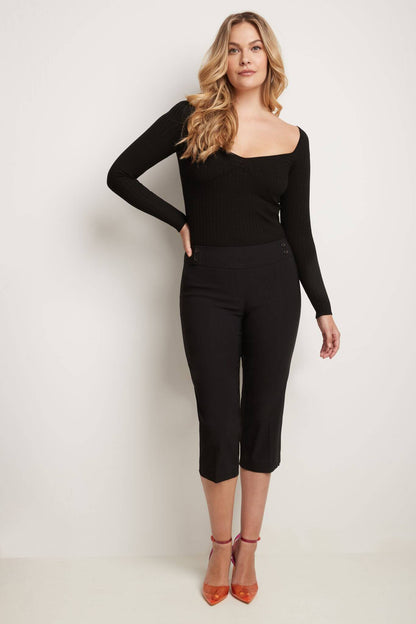 Women’s Straight Leg Capris with Chic Styling