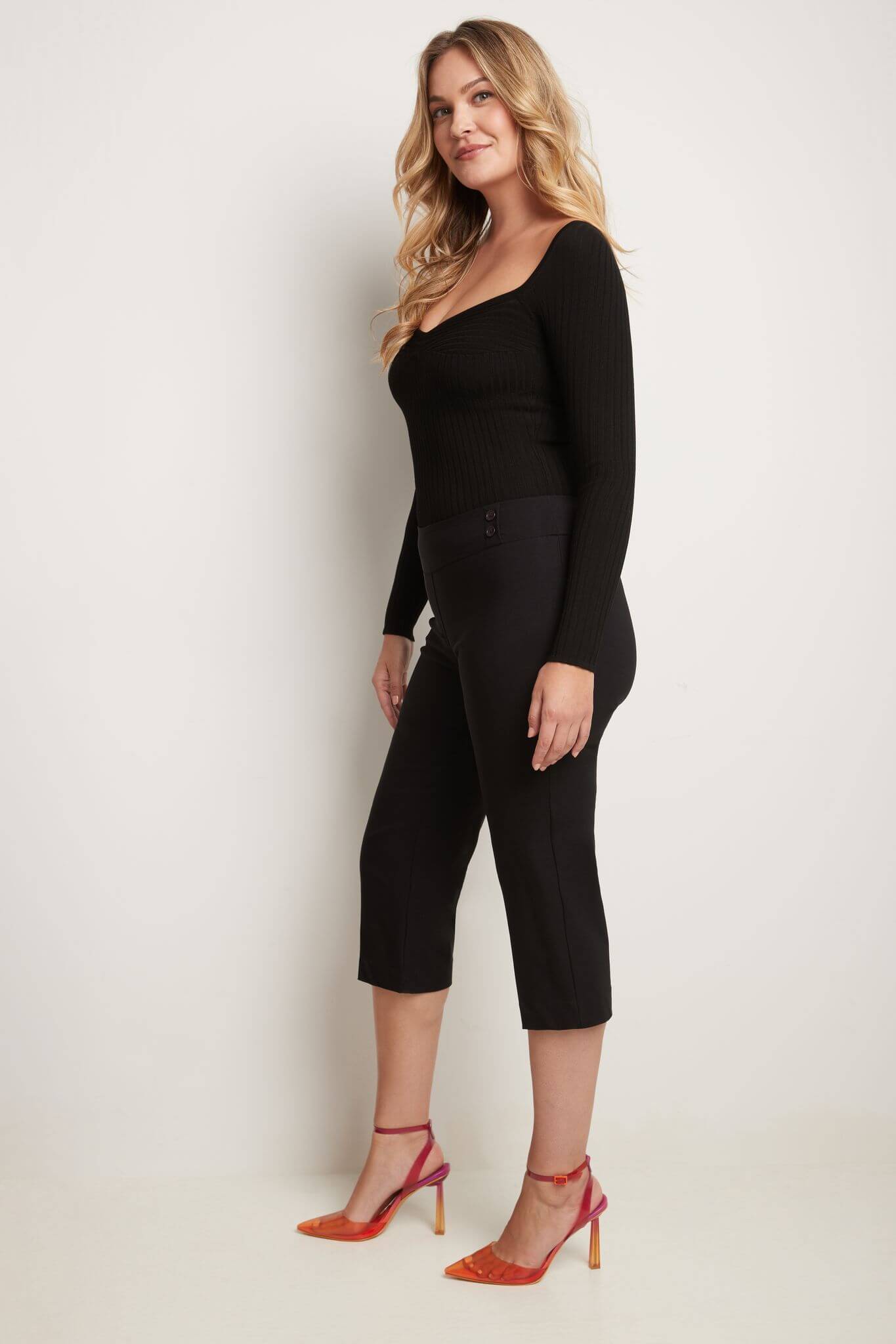 Women’s Straight Leg Capris with Chic Styling