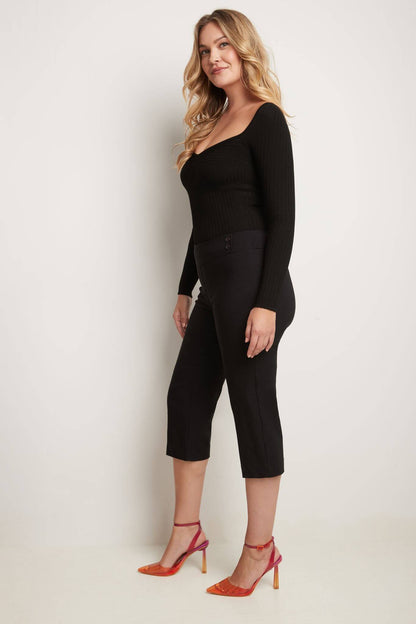 Women’s Straight Leg Capris with Chic Styling