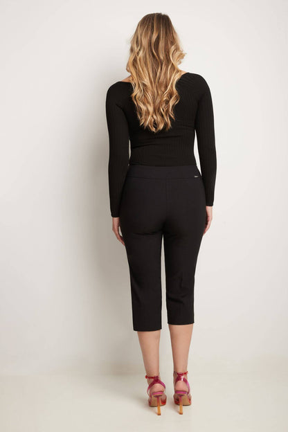 Women’s Straight Leg Capris with Chic Styling