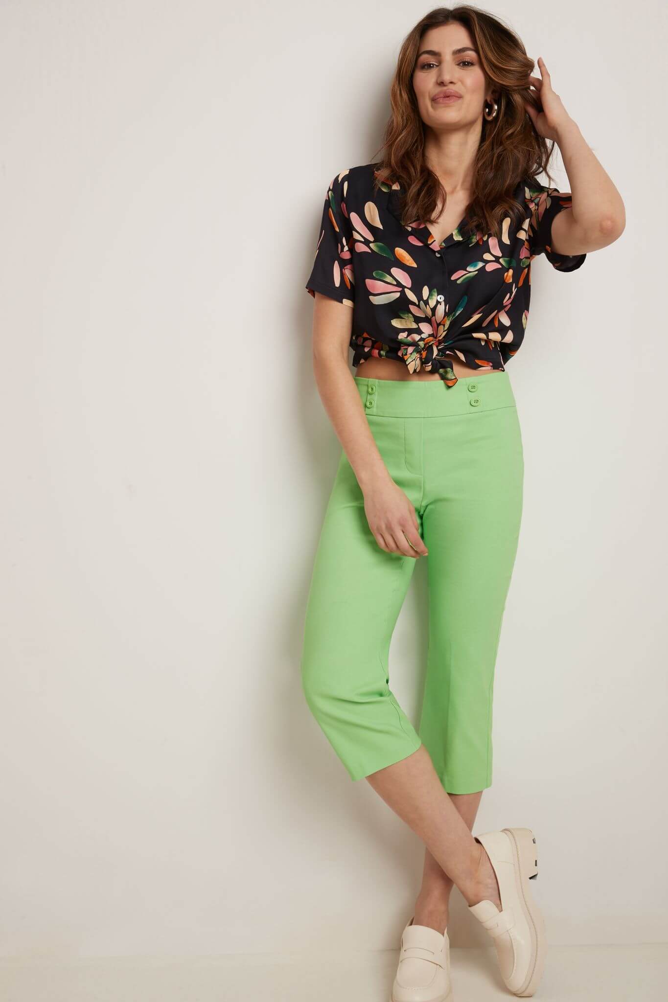 Women’s Straight Leg Capris with Chic Styling