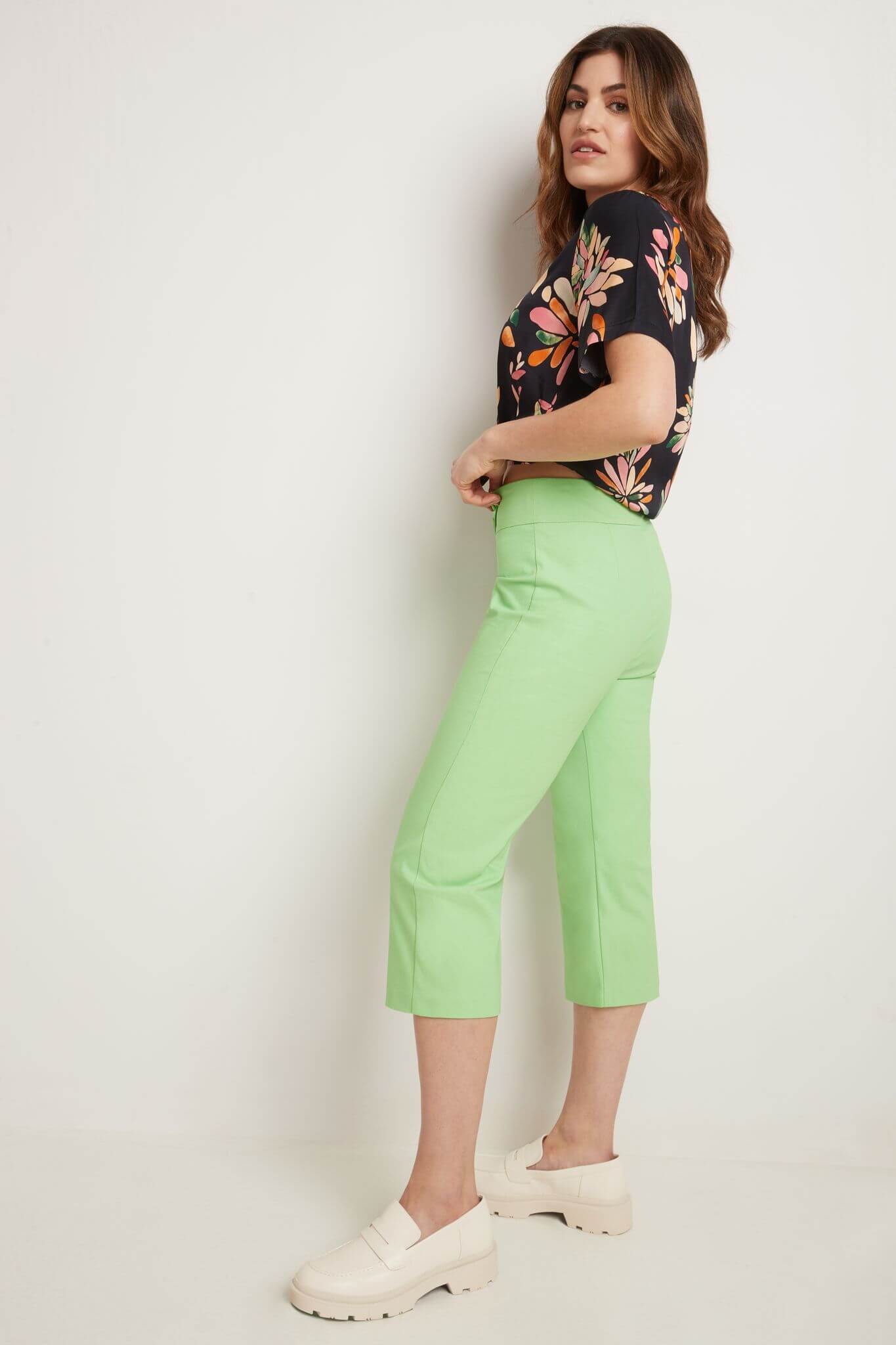 Women’s Straight Leg Capris with Chic Styling