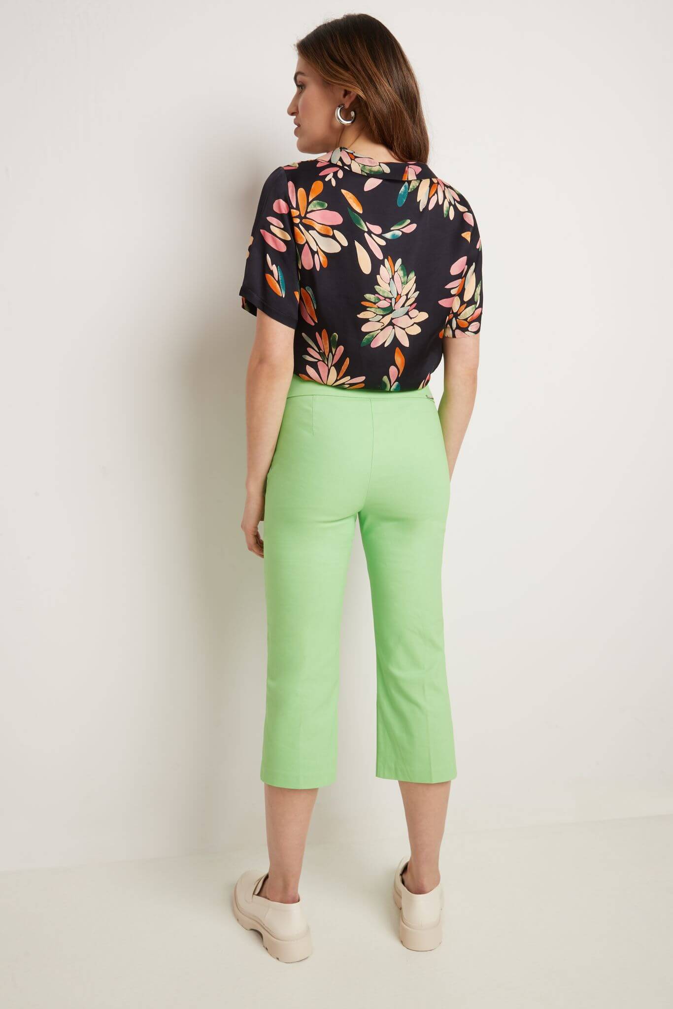 Women’s Straight Leg Capris with Chic Styling