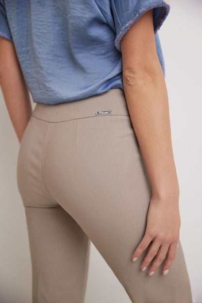 Women’s Straight Leg Capris with Chic Styling