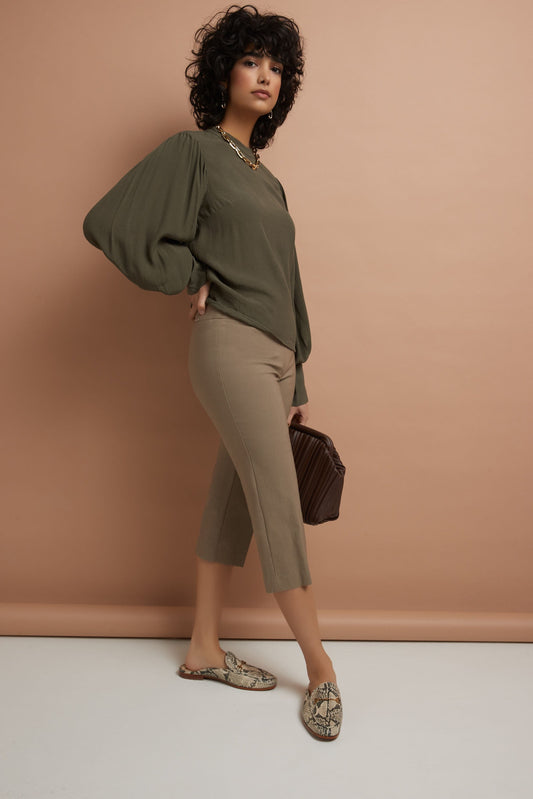 Women’s Straight Leg Capris with Chic Styling