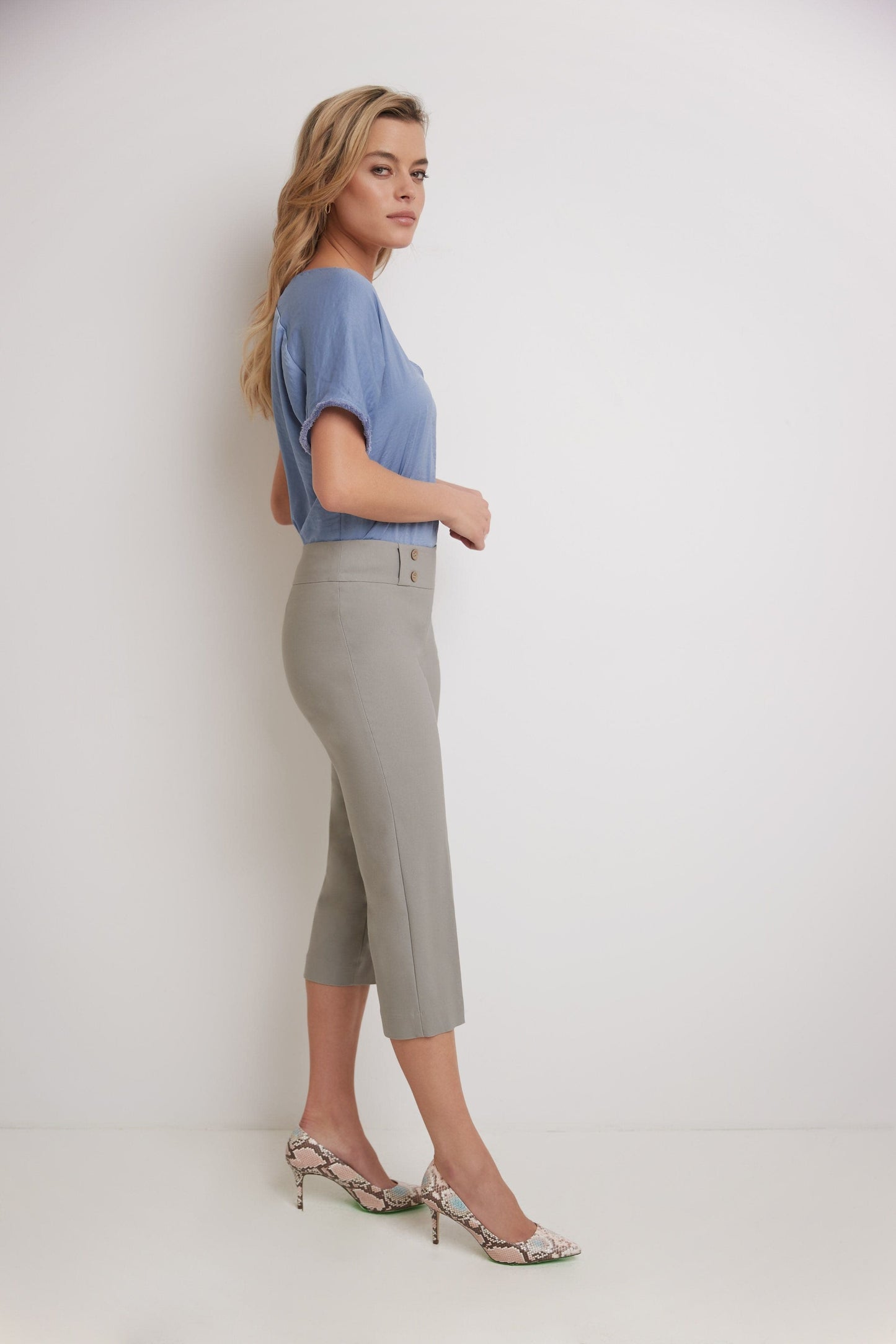 Women’s Straight Leg Capris with Chic Styling