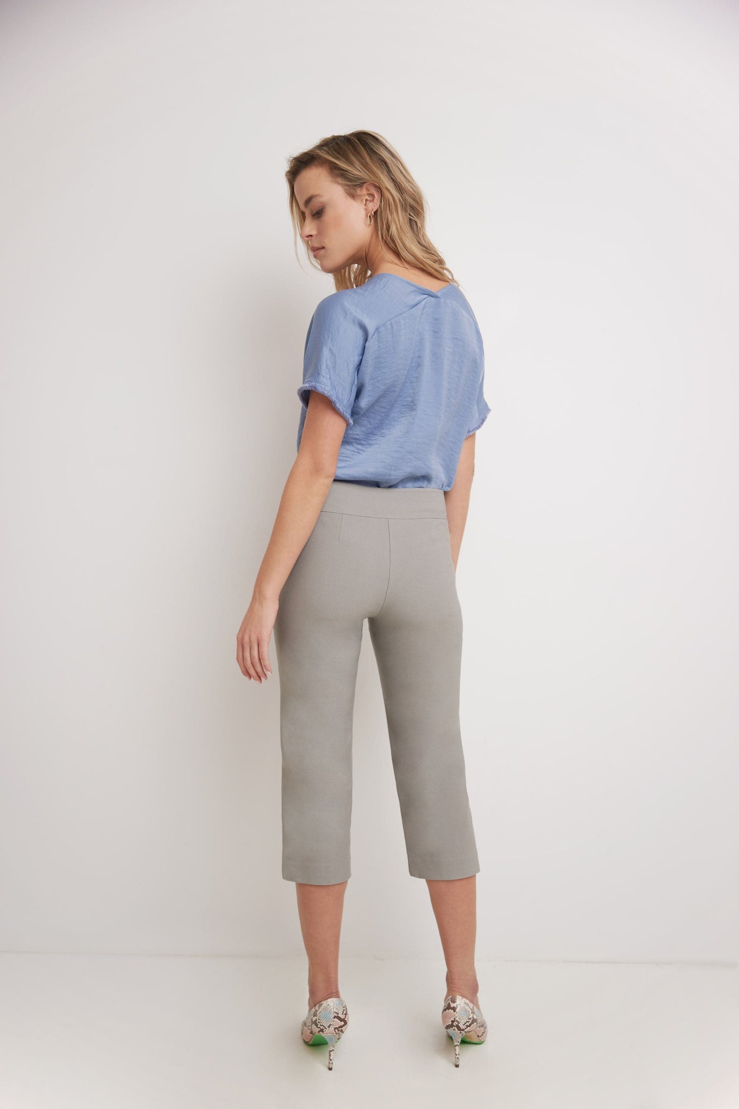 Women’s Straight Leg Capris with Chic Styling