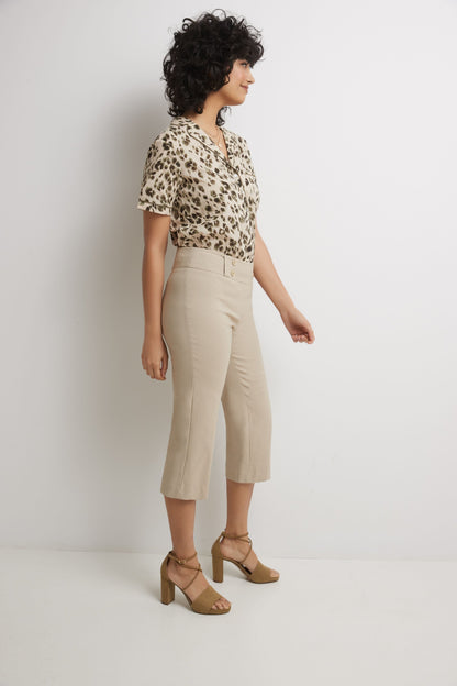 Women’s Straight Leg Capris with Chic Styling