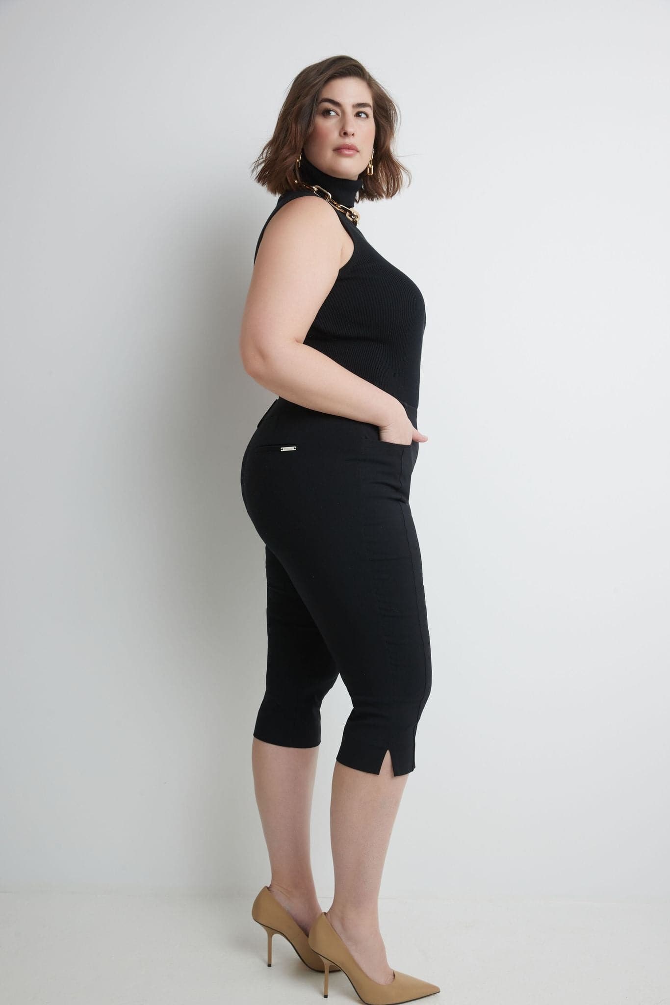 Slimming Plus Size Capris with Real Pockets