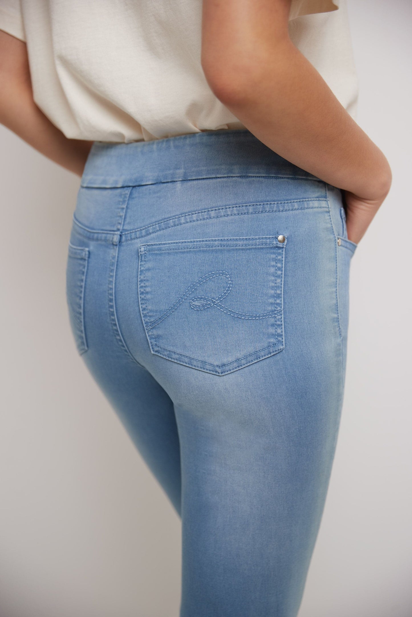 Rekucci Women's Pull-On Skinny Fit Jean Cropped Pant with Cuff