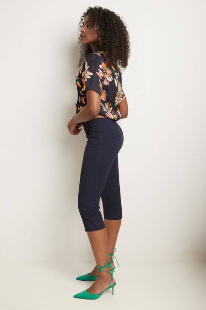 Slimming Capris with Wide Waist and Back Lacing