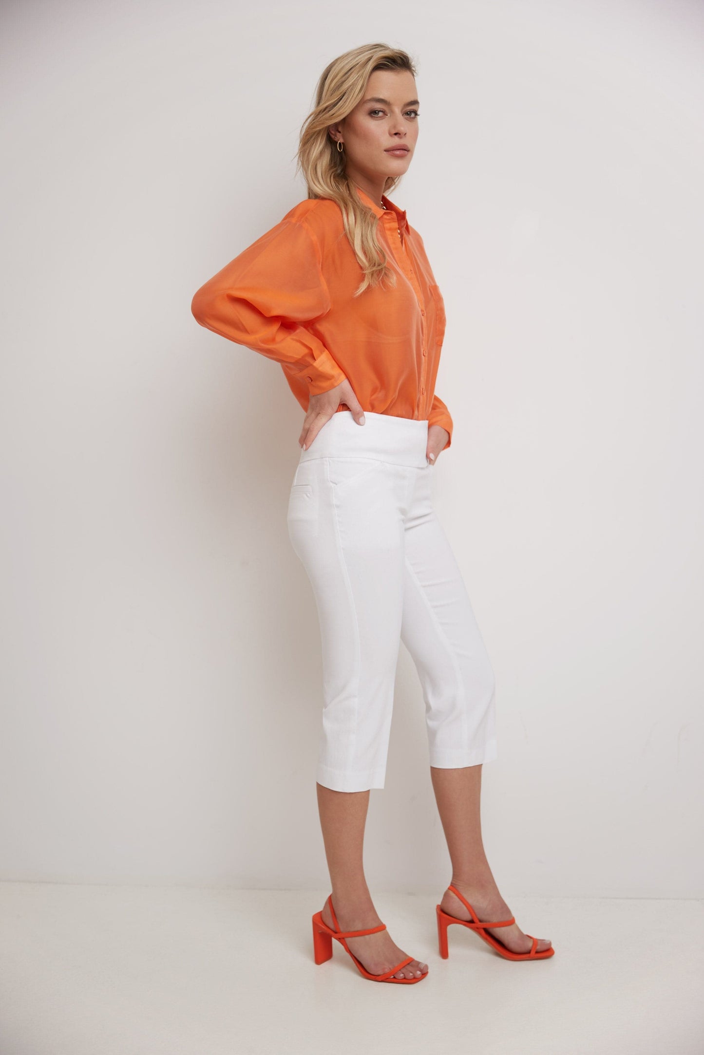 Slimming Capris with Wide Waist and Back Lacing