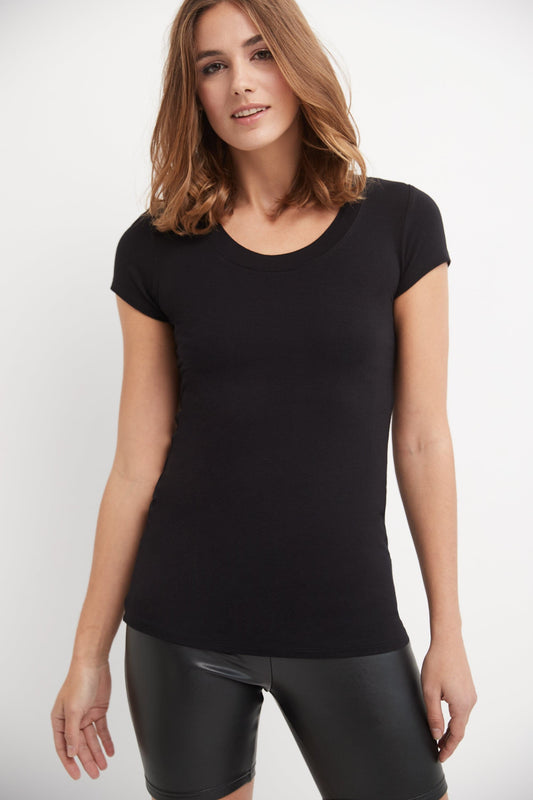 Short-Sleeve Business Casual T-Shirt with Scooped Neck