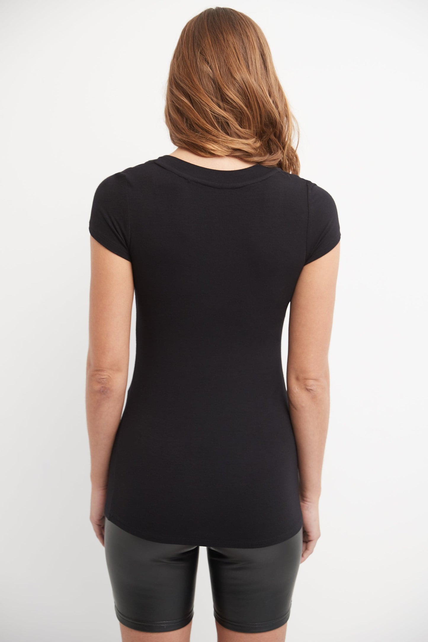 Short-Sleeve Business Casual T-Shirt with Scooped Neck