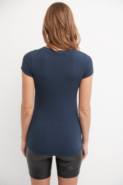 Short-Sleeve Business Casual T-Shirt with Scooped Neck