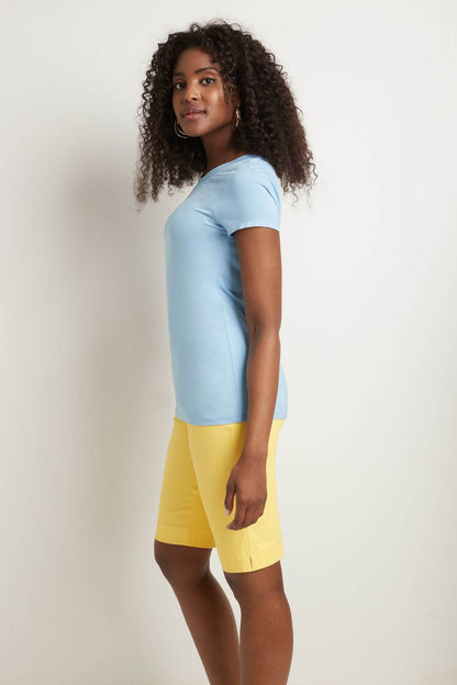 Short-Sleeve Business Casual T-Shirt with Scooped Neck