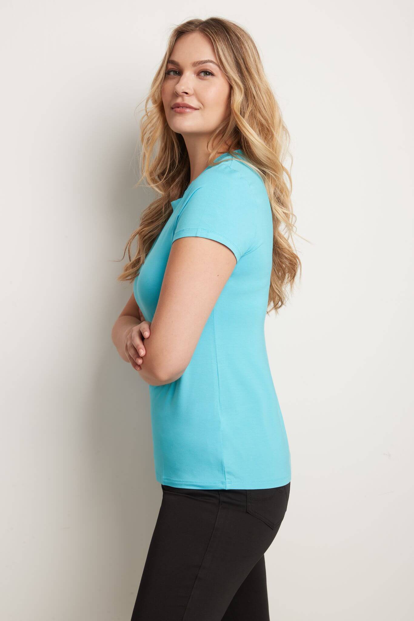 Short-Sleeve Business Casual T-Shirt with Scooped Neck