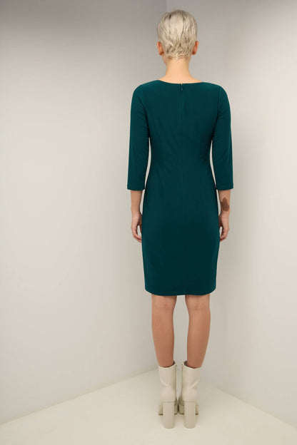 Form-Fitting Shift Dress with 3/4 Sleeves