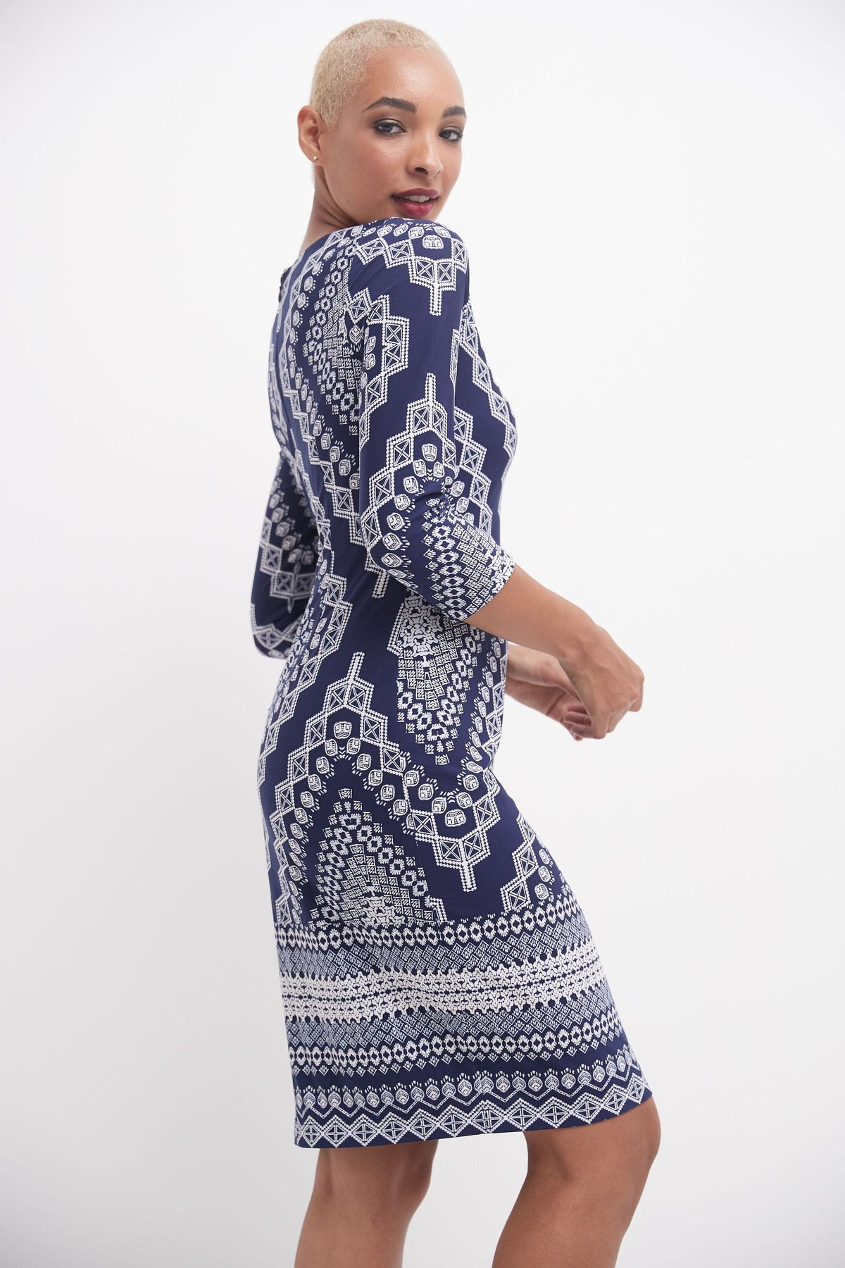 Form-Fitting Shift Dress with 3/4 Sleeves – Rekucci
