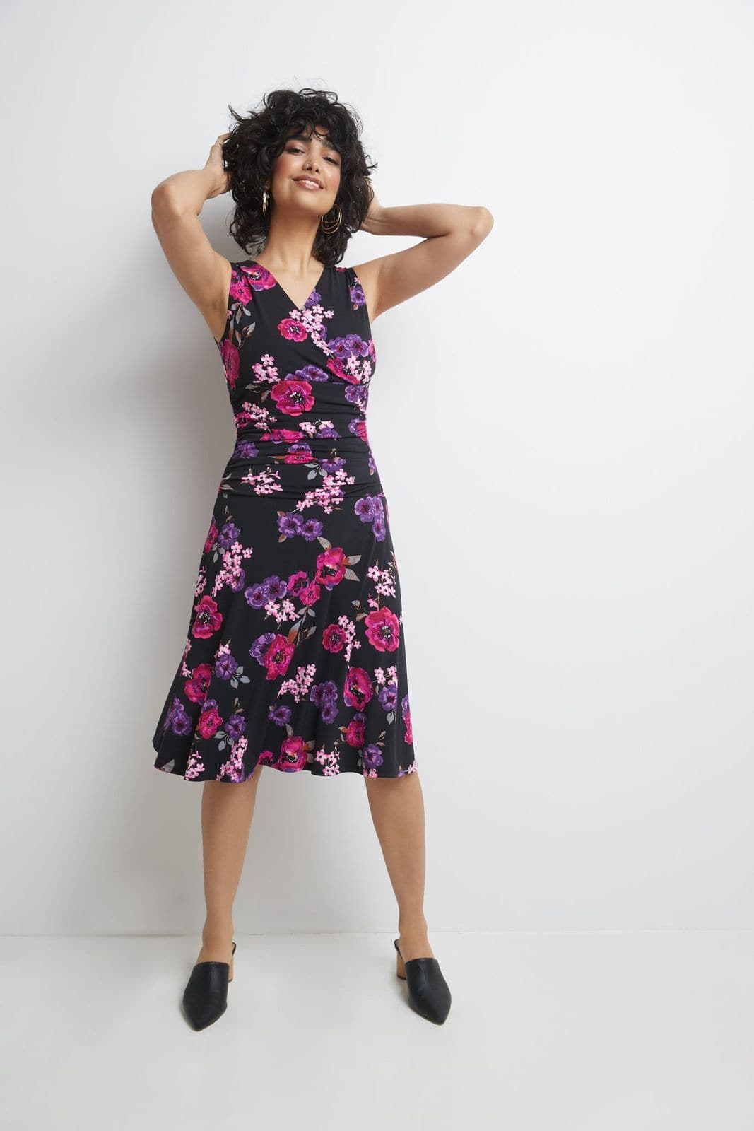 Form-Fitting Sleeveless Dress with Tummy Control