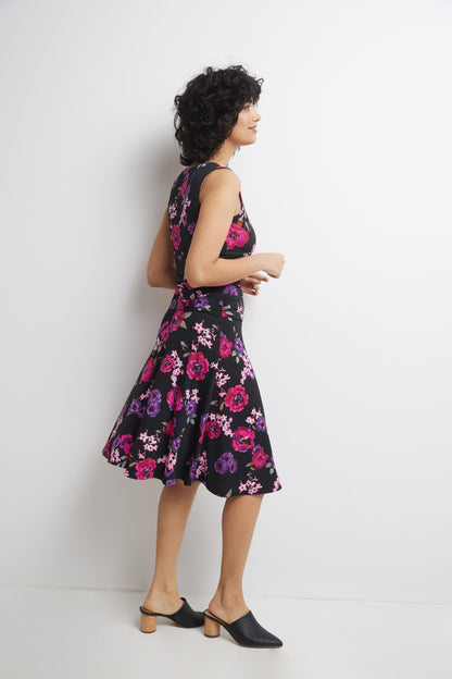 Form-Fitting Sleeveless Dress with Tummy Control